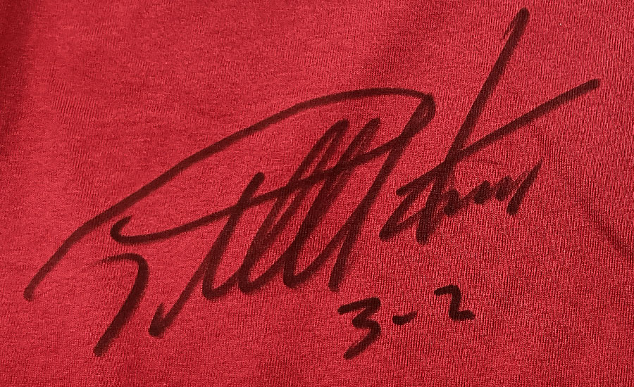 Geoff Hurst autograph on West Ham shirt with special 3-2 inscription.